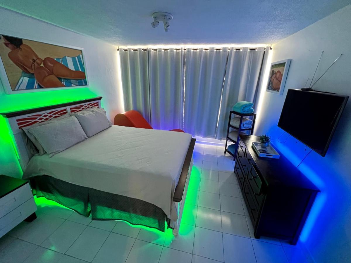 Hobie Oceanfront Apartment At Isla Verde San Juan Ngoại thất bức ảnh